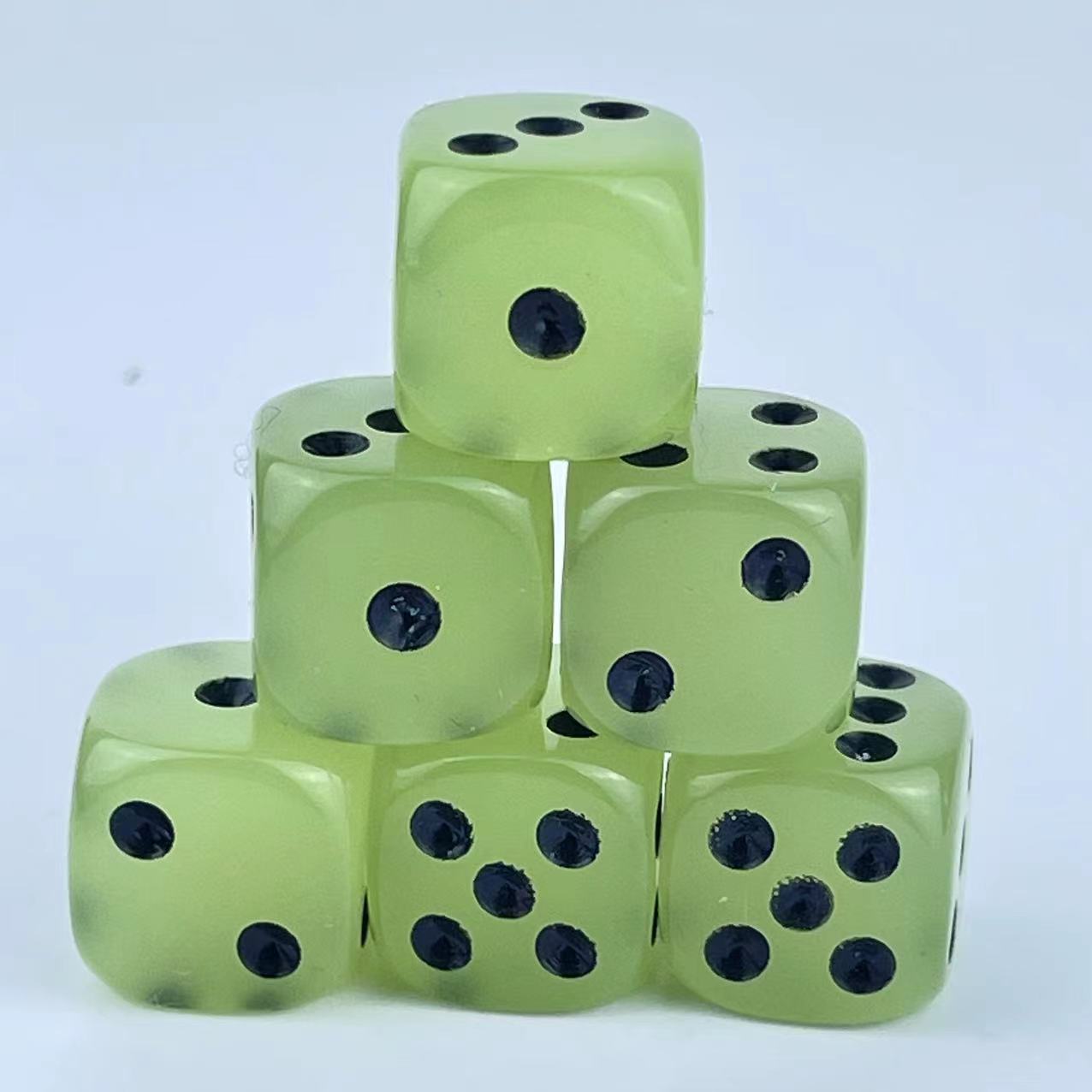 10 Pack 14mm D6 Six Sided Glow - Board Game Yahtzee recension och pris